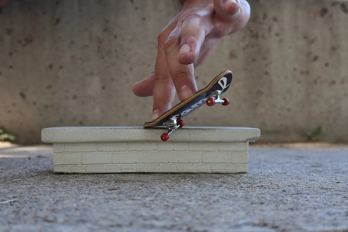 <strong>Professional Fingerboard Shop</strong>