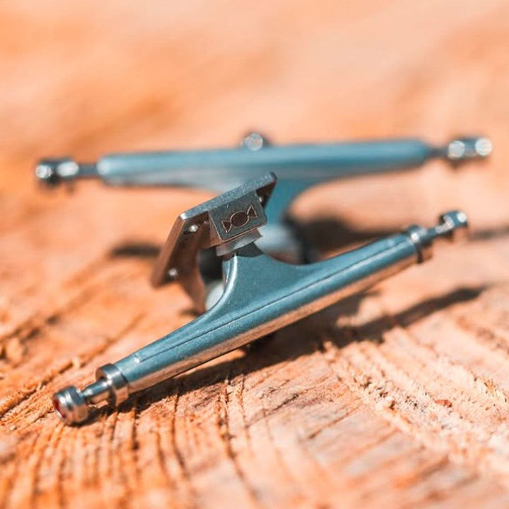 Caramel C4 Fingerboard Trucks – view 3