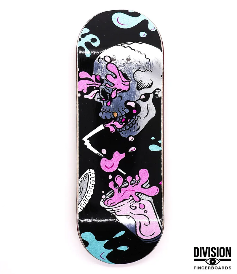 Division Silver Skull Fingerboard Deck 32mm